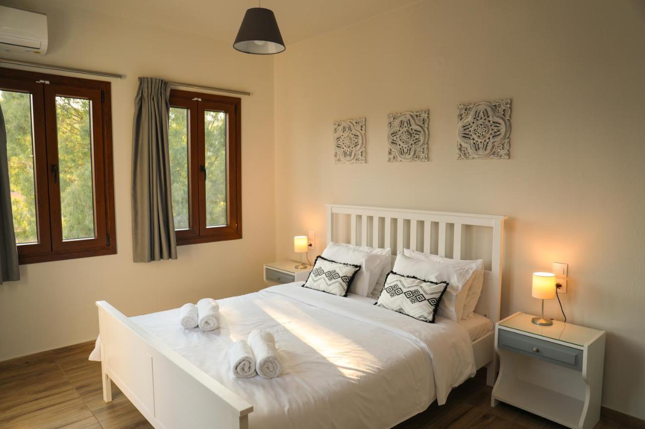 Golden Evelyn Aparthotel อายา ปารัสเกวี ภายนอก รูปภาพ
