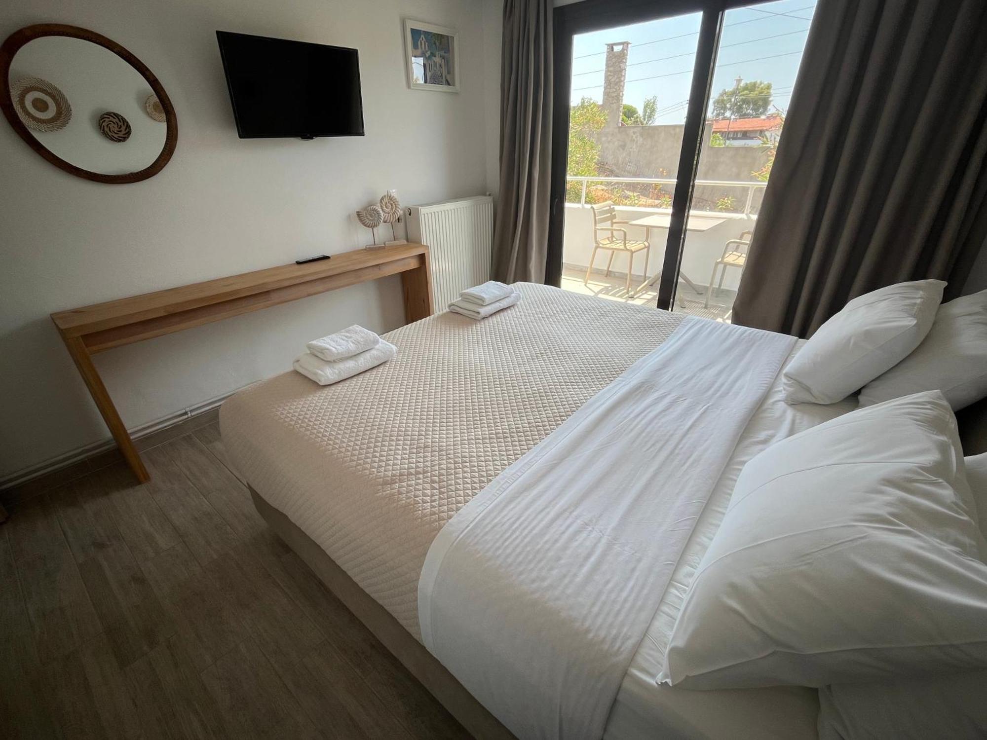 Golden Evelyn Aparthotel อายา ปารัสเกวี ภายนอก รูปภาพ