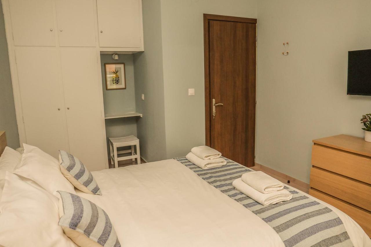 Golden Evelyn Aparthotel อายา ปารัสเกวี ภายนอก รูปภาพ